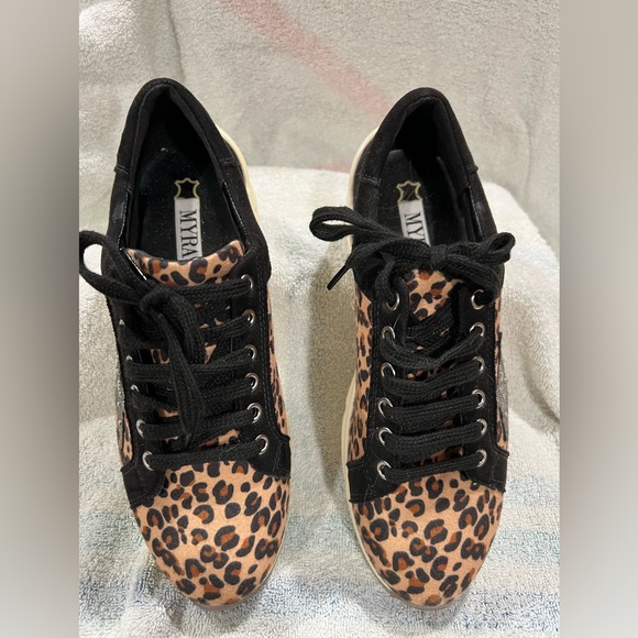 Myra sneakers size 8 leopard sneakers - Picture 2 of 5